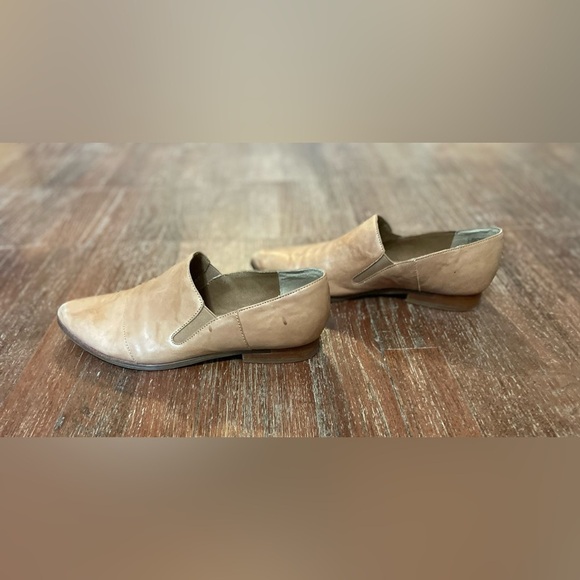 Kelsi Dagger Brooklyn Stone Tan Flat - Size 9 - Picture 6 of 11